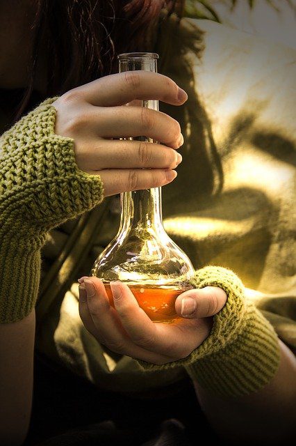 Potion Magic Alchemy Bottle Piston  - Yvion / Pixabay