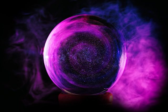 Crystal Ball Glass Ball Ball  - Bru-nO / Pixabay